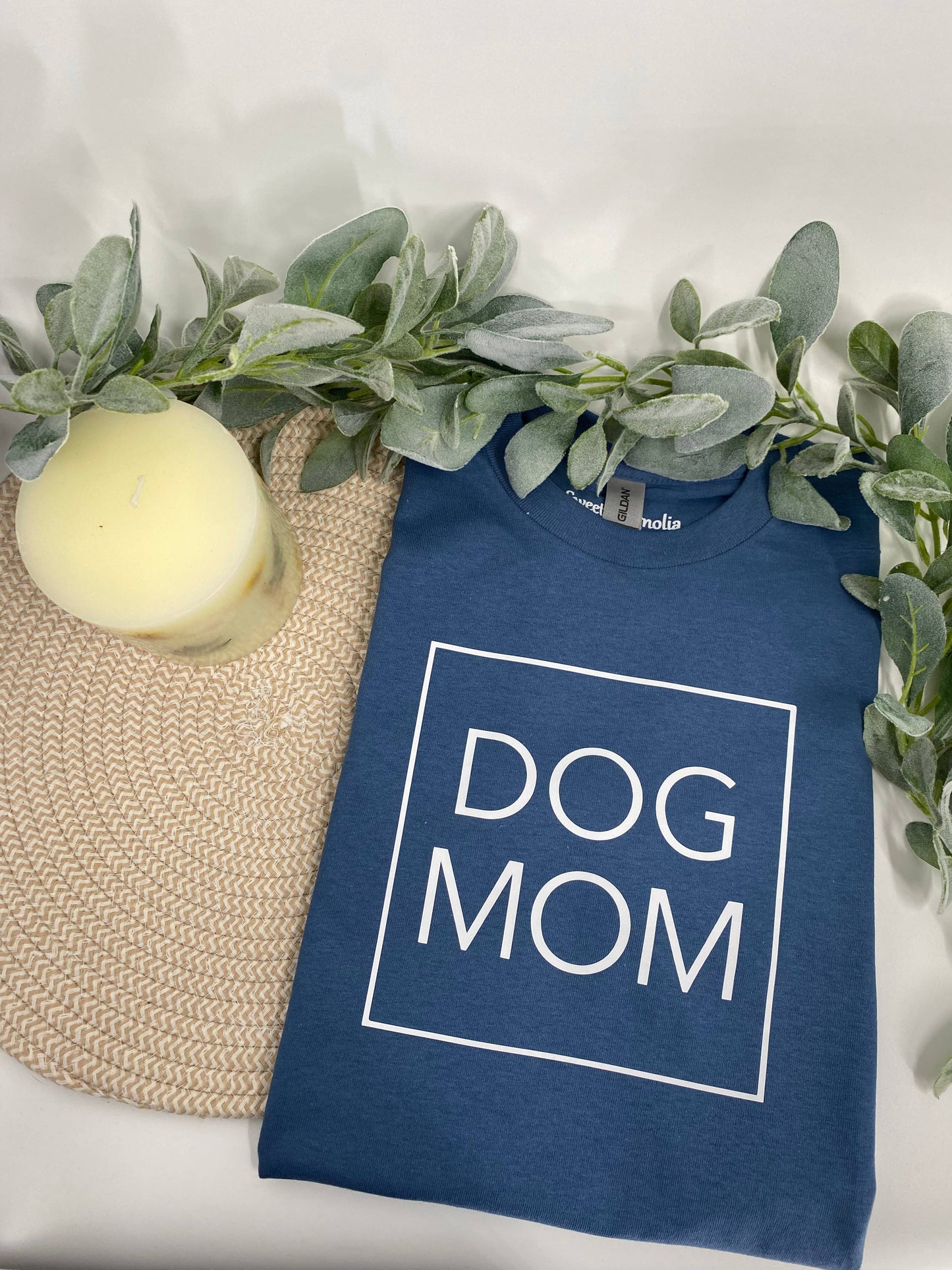 Dog Mom Tee