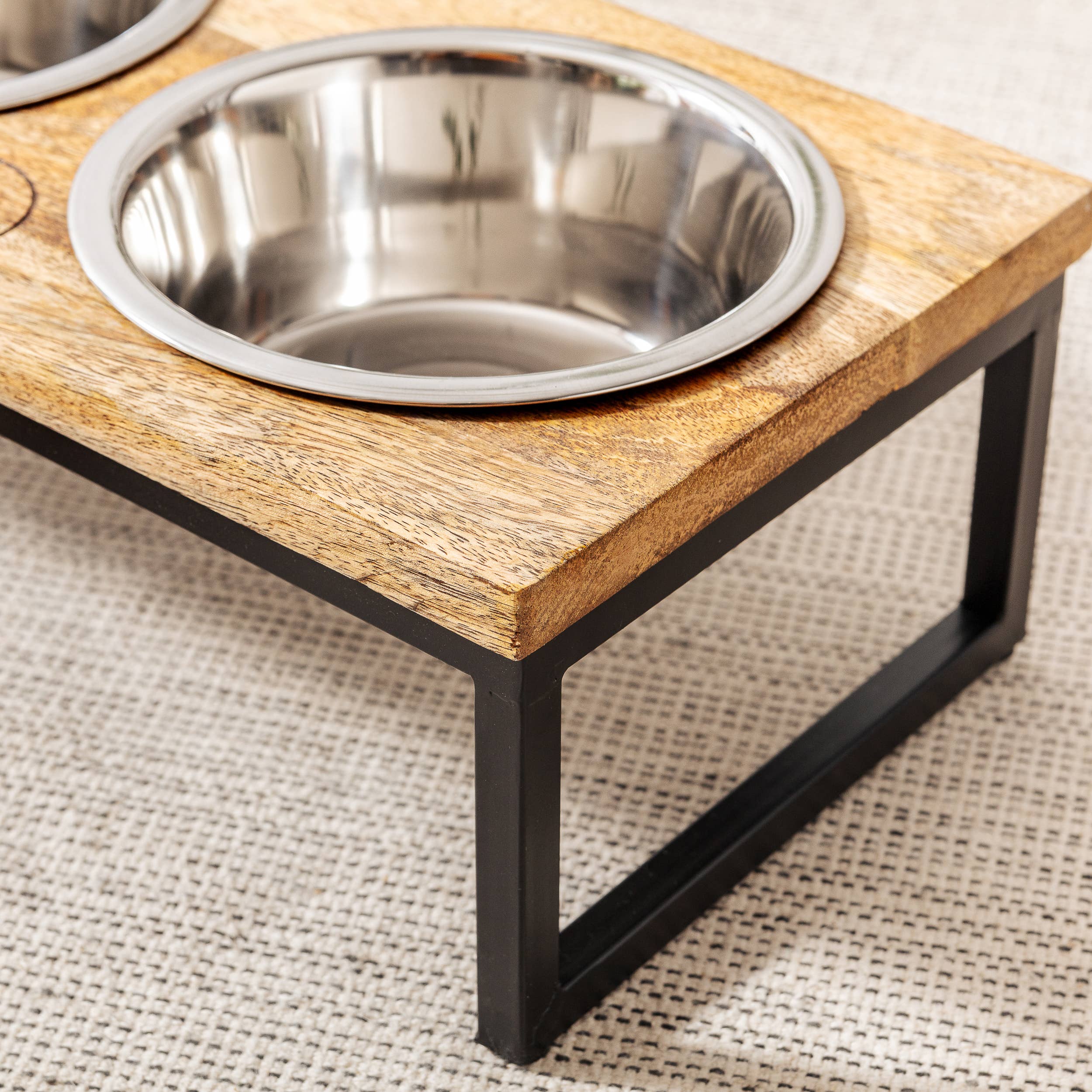 Hearth and Haven Elevated Pet Bowl - Modern Design :  Large - 48 oz per Bowl