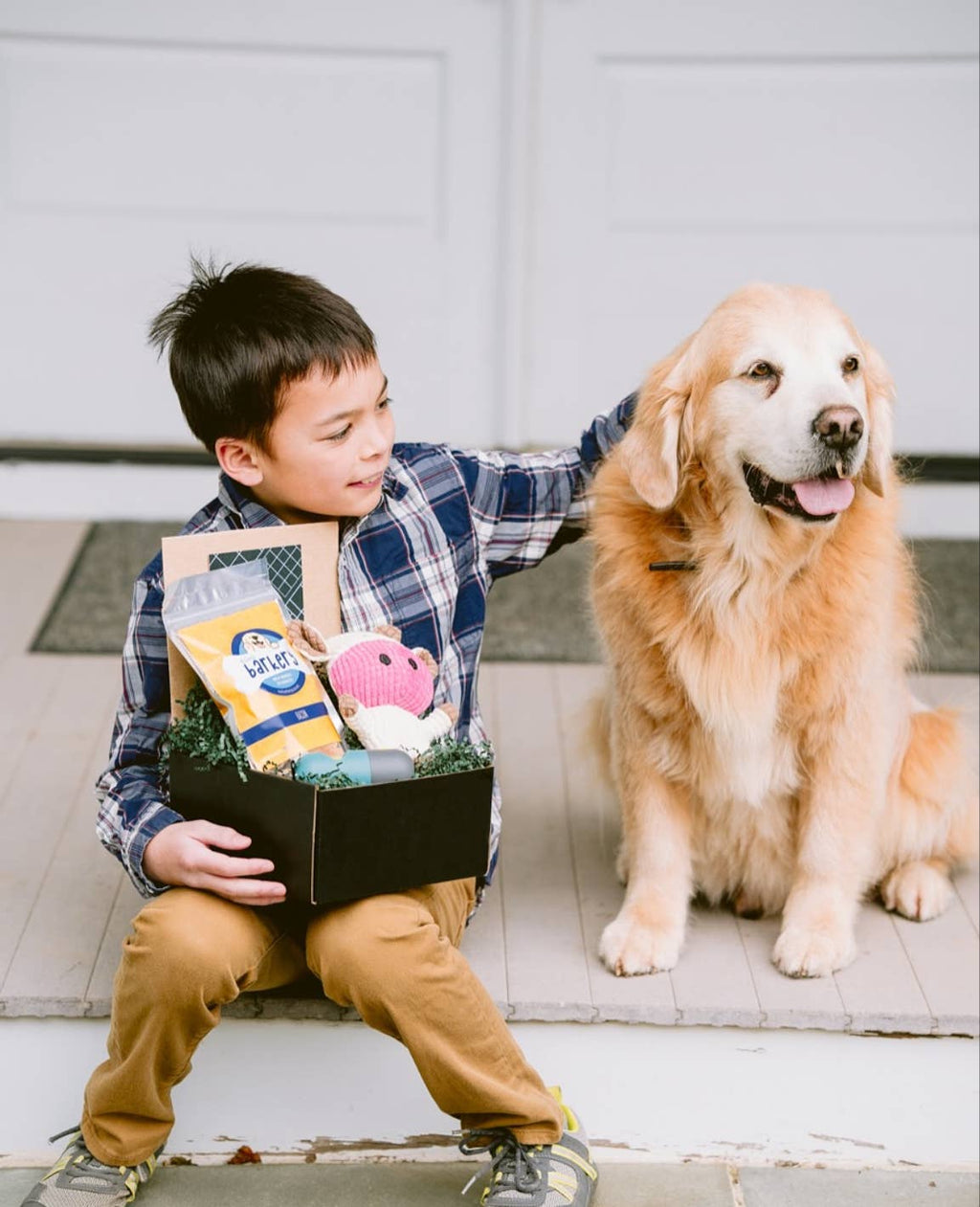 Poop Bag Dispenser with LED Flashlight: Blue